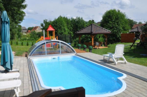 Domek Bagienice z basenem, Mragowo